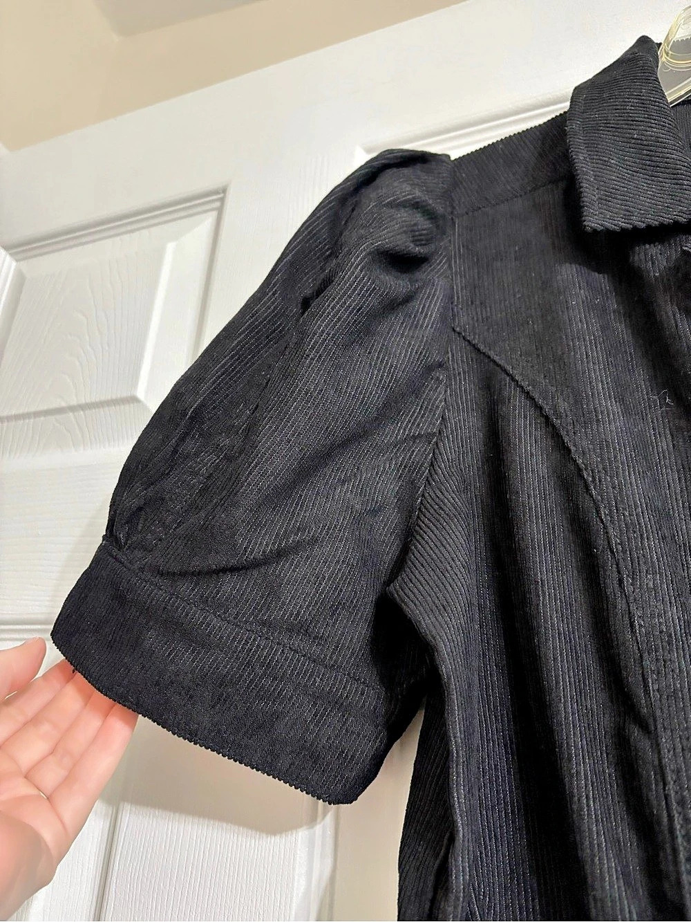 Entro Black Pleated Corduroy Puff Sleeve Belted Wide Leg Jumpsuit Size L - Picture 5 of 7